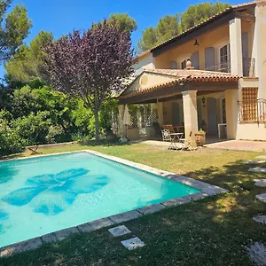  Villa De 240 M2 Au Calme Avec Piscine