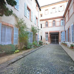 https://le-vert-deau-riquet-toulouse-hypercentre.midi-pyreneeshotels.com